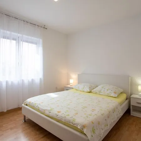 Apartman Brecic Appartement *